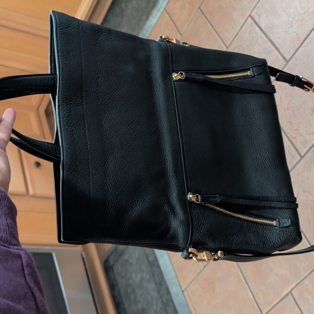 Tory Burch Black Leather Bag with Gold Details - Picture 2 of 16